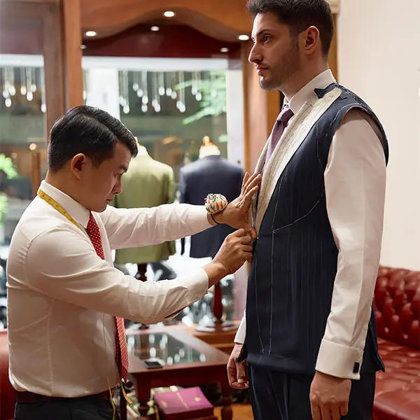 Binh Tailor - Nhiều lần thử đồ chuẩn xác